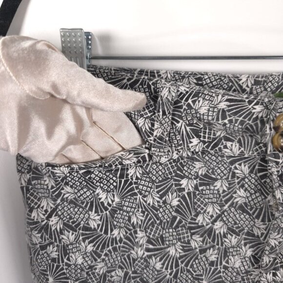 ANTHROPOLOGIE Bowery Black White Pineapple Print Ankle Pants Size 16R - Picture 10 of 14